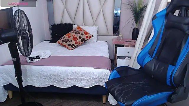 Snapshot of Backsex_boy chatting on 21, 2, 2025 Backsex boy online show from 21, 2, 2025