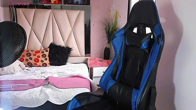 Snapshot of Backsex_boy chatting on 3, 3, 2025 Backsex boy online show from 3, 3, 2025