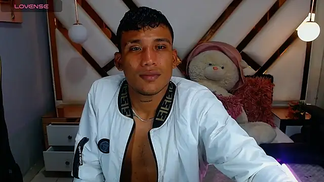 Snapshot of Backsex_boy chatting on 12, 3, 2025 Backsex boy online show from 12, 3, 2025