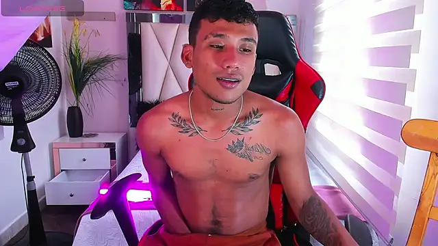 Snapshot of Backsex_boy chatting on 14, 3, 2025 Backsex boy online show from 14, 3, 2025