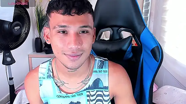 Snapshot of Backsex_boy chatting on 21, 3, 2025 Backsex boy online show from 21, 3, 2025