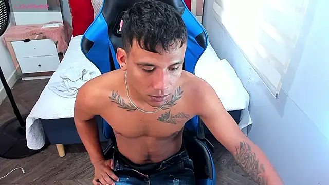 Snapshot of Backsex_boy chatting on 13, 10, 2025 Backsex boy online show from 13, 10, 2025