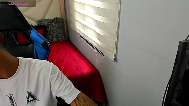 Snapshot of Backsex_boy chatting on 31, 10, 2025 Backsex boy online show from 31, 10, 2025