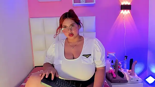 Snapshot of Alanna_hot3 chatting on 16, 10, 2025 Alanna hot3 online show from 16, 10, 2025