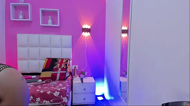 Snapshot of Alanna_hot3 chatting on 2, 11, 2025 Alanna hot3 online show from 2, 11, 2025