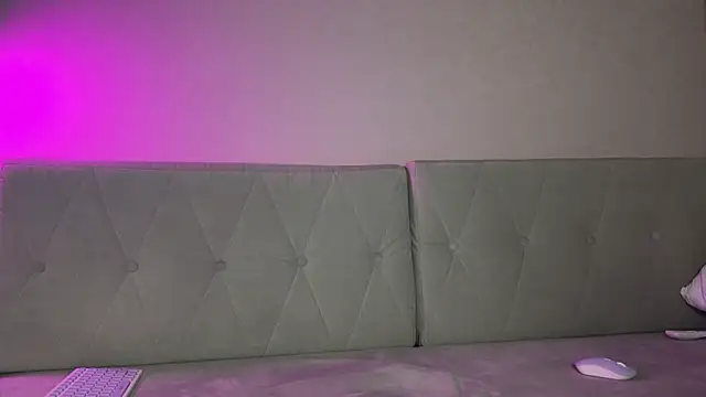 weshycouple online show from 5, 3, 2026