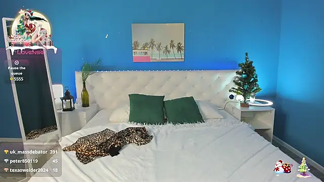 Hellen Moore online show from 27, 12, 2024