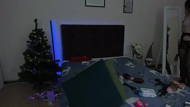 CassieEvans online show from 29, 12, 2024