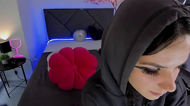 CassieEvans online show from 18, 10, 2025