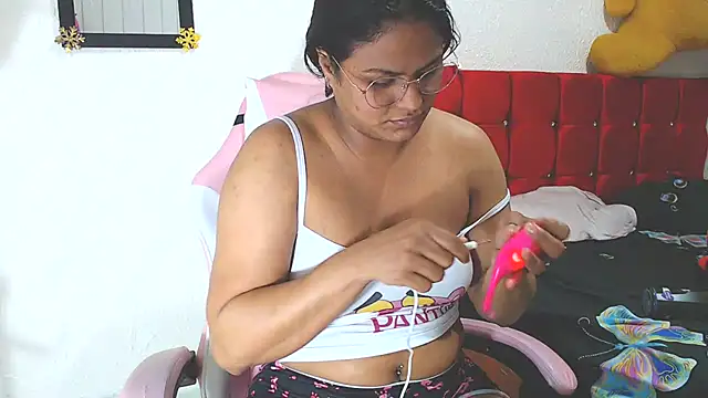 SweetAlmaa online show from 27, 1, 2025