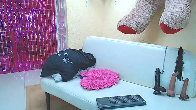 SweetAlmaa online show from 6, 2, 2025