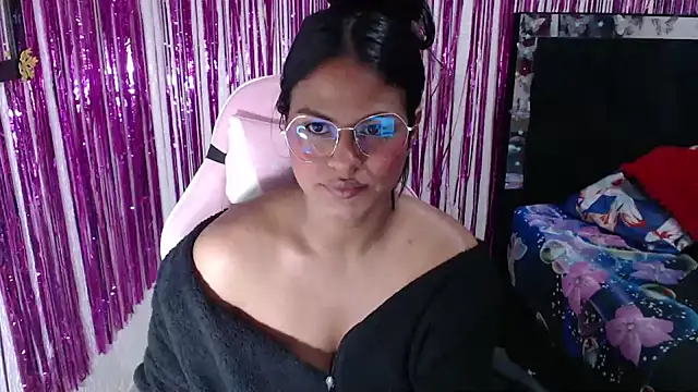 Snapshot of SweetAlmaa chatting on 23, 4, 2026 SweetAlmaa online show from 23, 4, 2026