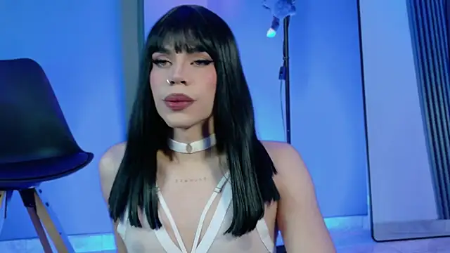 Snapshot of LucyGiraldo chatting on 27, 9, 2025 LucyGiraldo online show from 27, 9, 2025