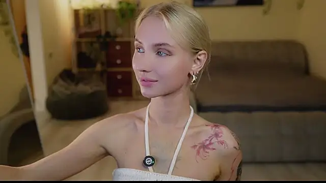 Snapshot of blondy_room chatting on 13, 9, 2025 blondy room online show from 13, 9, 2025