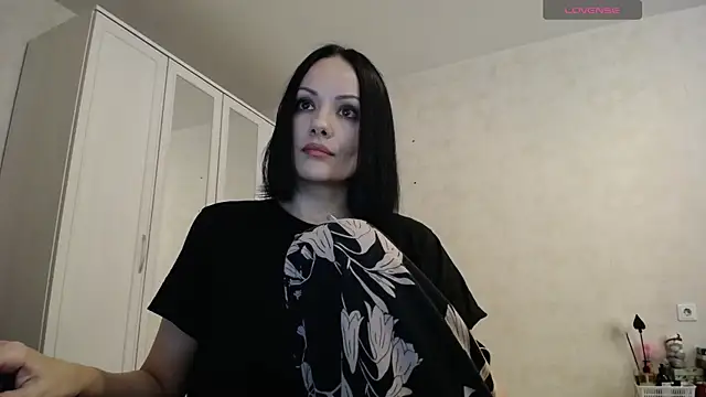 Devil Goddess online show from 19, 12, 2025