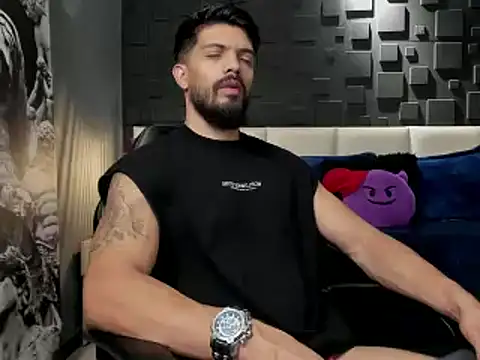 Snapshot of DannSaenz chatting on 25, 1, 2025 DannSaenz online show from 25, 1, 2025