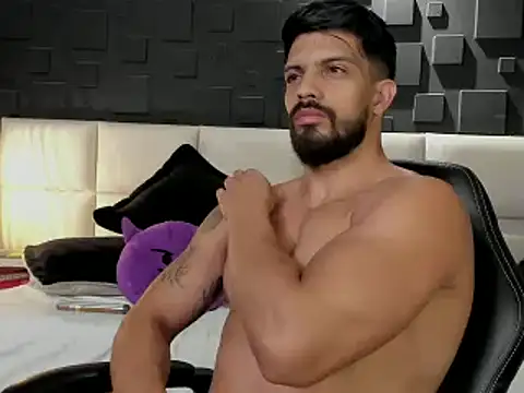 Snapshot of DannSaenz chatting on 2, 2, 2025 DannSaenz online show from 2, 2, 2025