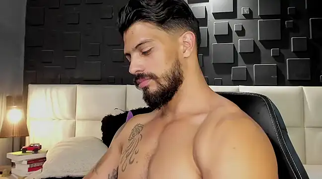 Snapshot of DannSaenz chatting on 12, 2, 2025 DannSaenz online show from 12, 2, 2025