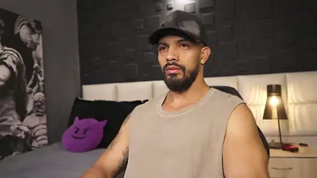 Snapshot of DannSaenz chatting on 23, 2, 2025 DannSaenz online show from 23, 2, 2025