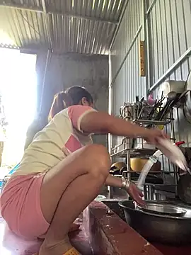 Linaannn online show from 2, 3, 2025