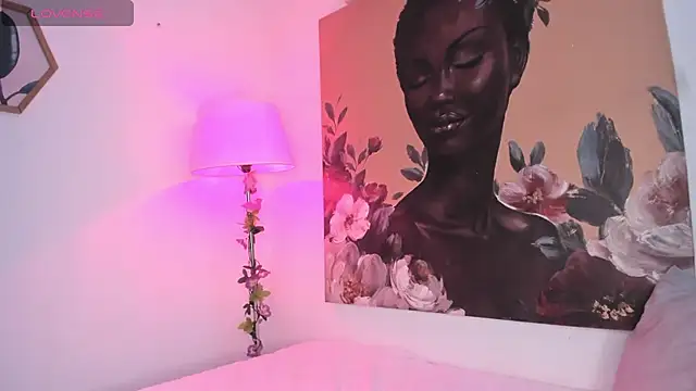 Snapshot of aleja_rythm chatting on 18, 12, 2025 aleja rythm online show from 18, 12, 2025