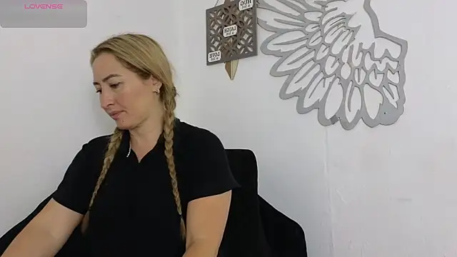 Snapshot of avatomas_02 chatting on 6, 7, 2026 avatomas 02 online show from 6, 7, 2026