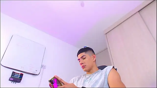 Snapshot of Valerio_20 chatting on 6, 7, 2026 Valerio 20 online show from 6, 7, 2026
