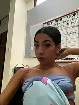 Snapshot of Lina10 chatting on 13, 9, 2025 Lina10 online show from 13, 9, 2025