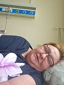 Snapshot of Awn290668 chatting on 3, 2, 2025 Awn290668 online show from 3, 2, 2025