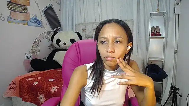 EMMA SWEETT1 online show from 19, 12, 2025