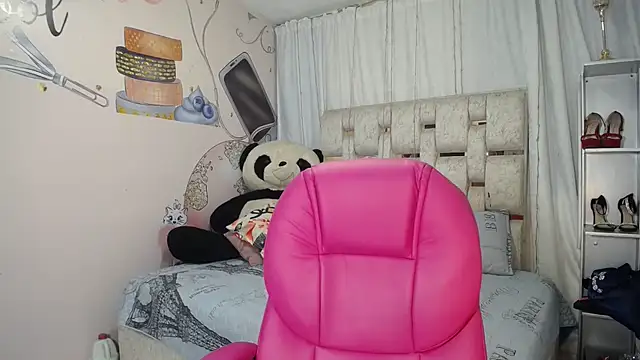 EMMA SWEETT1 online show from 12, 1, 2026