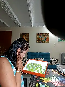 Snapshot of carlajames_ chatting on 12, 3, 2025 carlajames online show from 12, 3, 2025