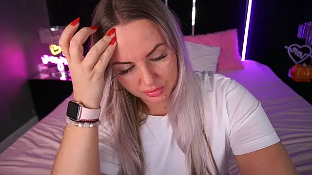 KiraCandyS online show from 8, 11, 2025