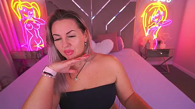 KiraCandyS online show from 24, 11, 2025