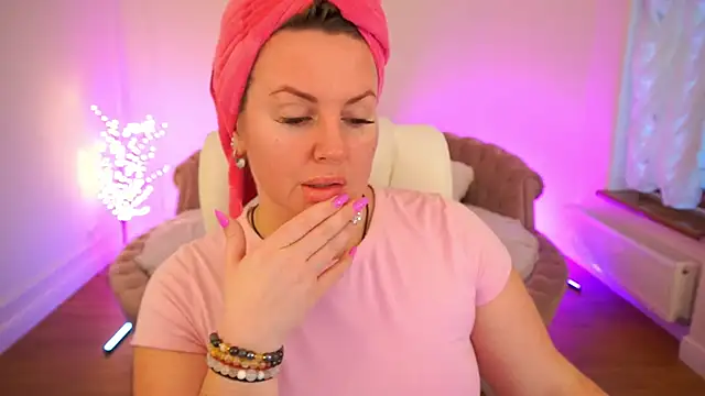 KiraCandyS online show from 15, 2, 2026