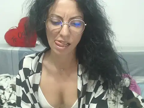 Emmatoo online show from 24, 5, 2026