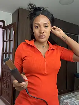 Snapshot of KyaraMiller chatting on 20, 2, 2026 KyaraMiller online show from 20, 2, 2026