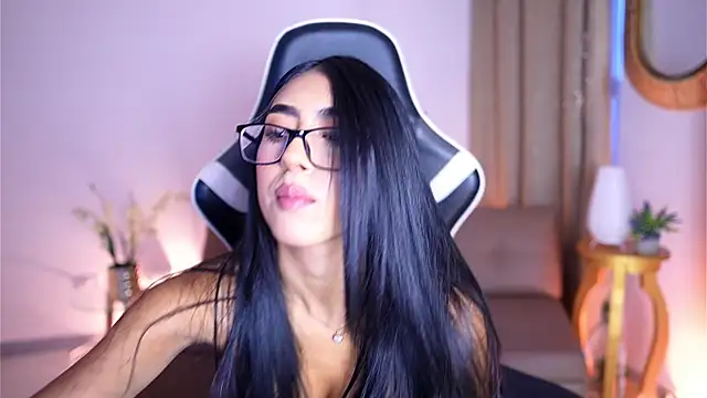 Sara albrecht online show from 28, 12, 2024