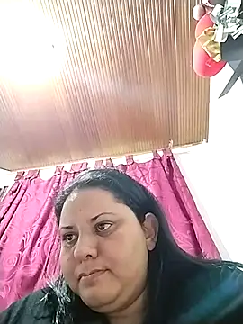 Snapshot of tetasgrandes_karol chatting on 3, 12, 2024 tetasgrandes karol online show from 3, 12, 2024