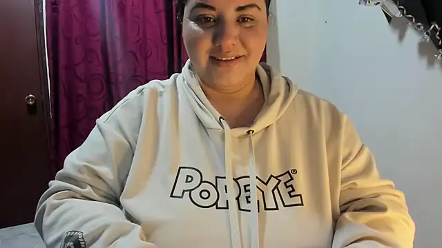 Snapshot of tetasgrandes_karol chatting on 5, 1, 2025 tetasgrandes karol online show from 5, 1, 2025