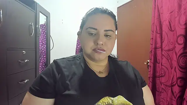 Snapshot of tetasgrandes_karol chatting on 21, 1, 2025 tetasgrandes karol online show from 21, 1, 2025