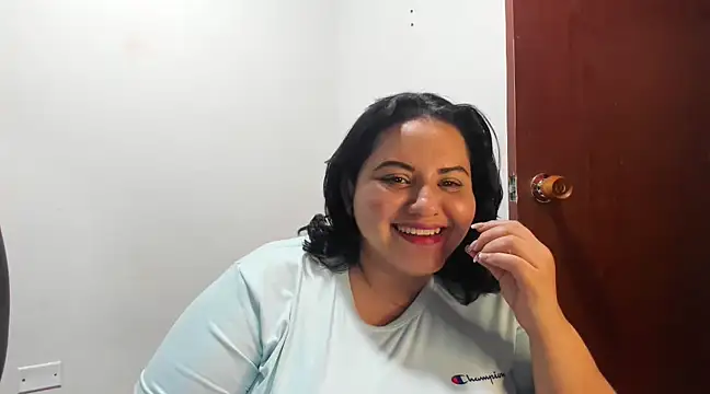 Snapshot of tetasgrandes_karol chatting on 21, 3, 2025 tetasgrandes karol online show from 21, 3, 2025
