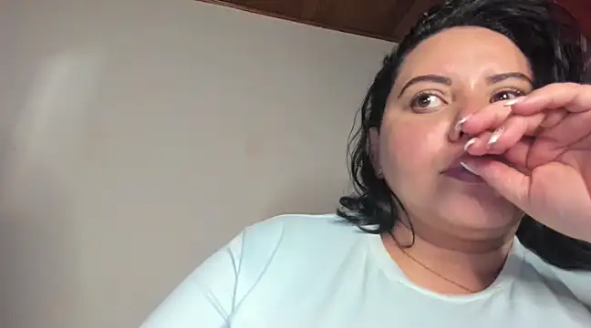 Snapshot of tetasgrandes_karol chatting on 23, 3, 2025 tetasgrandes karol online show from 23, 3, 2025