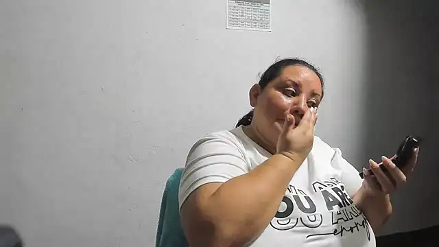 tetasgrandes karol online show from 8, 3, 2026