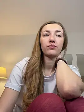 Snapshot of KateRedgar chatting on 3, 3, 2025 KateRedgar online show from 3, 3, 2025