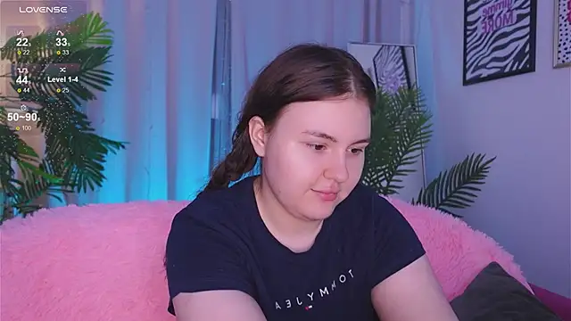 Snapshot of Mia__Peach chatting on 14, 3, 2025 Mia Peach online show from 14, 3, 2025