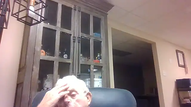 Snapshot of bootlegmanz chatting on 6, 6, 2026 bootlegmanz online show from 6, 6, 2026