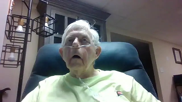 Snapshot of bootlegmanz chatting on 24, 6, 2026 bootlegmanz online show from 24, 6, 2026