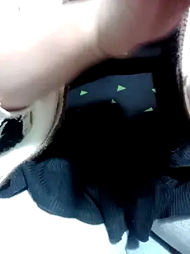 Tuo8702 online show from 8, 3, 2025