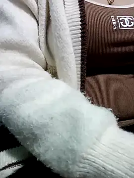 Tuo8702 online show from 9, 3, 2025